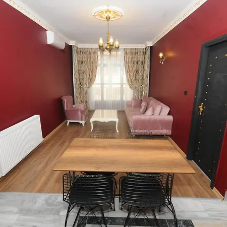 The Old Ottoman Castle شقة فندقية 4*