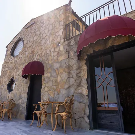 מלון דירות The Old Ottoman Castle 3*